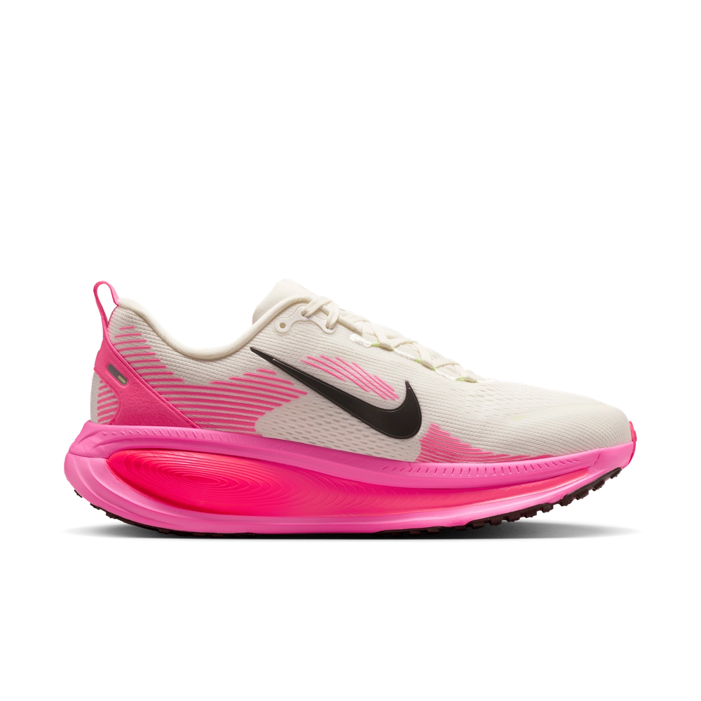 E8024D_Nike-Vomero-18_SAIL-HYPER-PINK_IB7315-100_img2