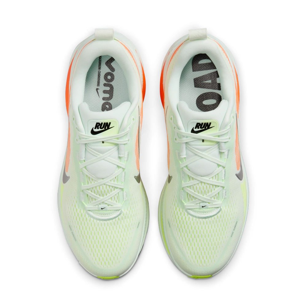 F65E01_Nike-Vomero-18_BARELY-GREEN-HYPER-CRIMSON_HM6803-300_img3