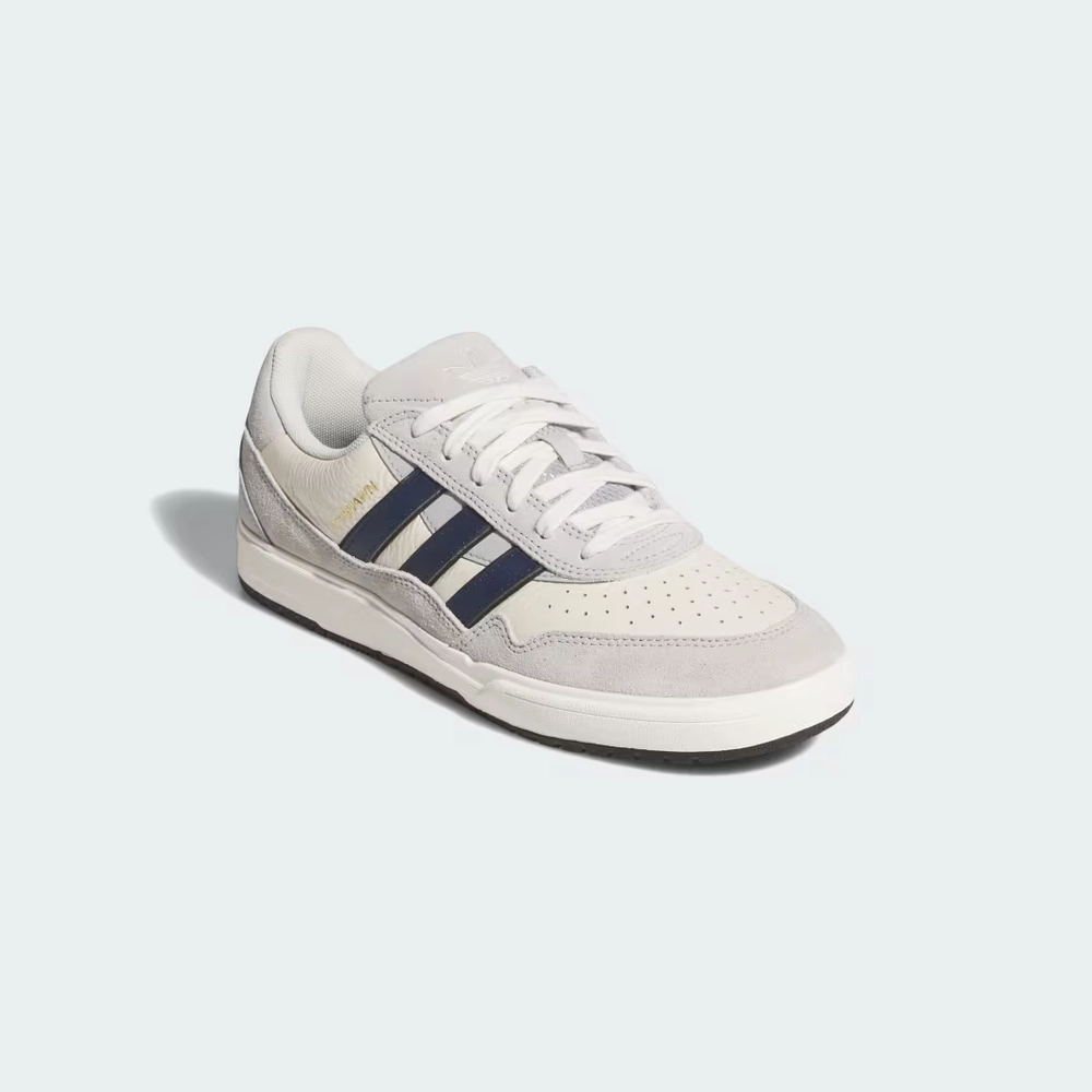 D1CCC6_adidas-Tyshawn-II_GREY-TWO_JI3939_img2
