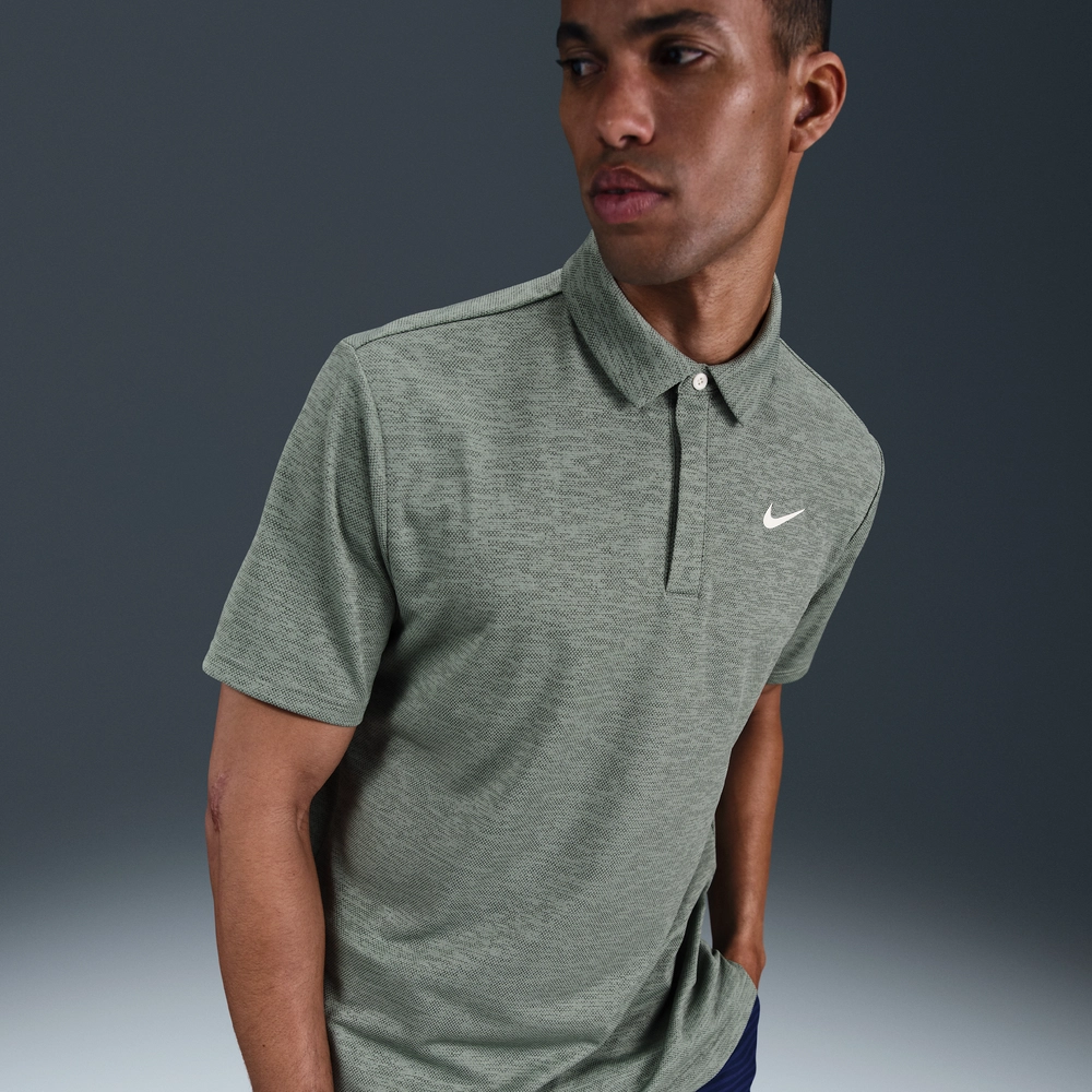 90ad4c_Nike-Tour-Dri-FIT-Jacquard-Golf-Polo_CLAY-GREEN_FZ7475-364_img1