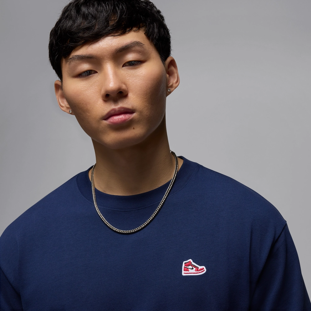 261787_Nike-Jordan-Sneaker-Patch-T-Shirt_MIDNIGHT-NAVY_HJ2326-410_img3
