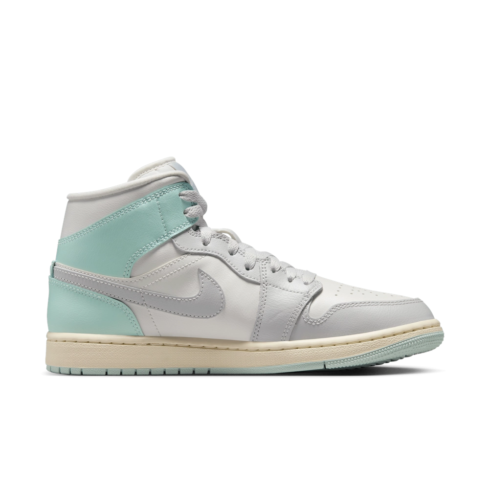 91AEA1_Air-Jordan-1-Mid-WMNS_ICY-IGLOO_BQ6472-134_img2