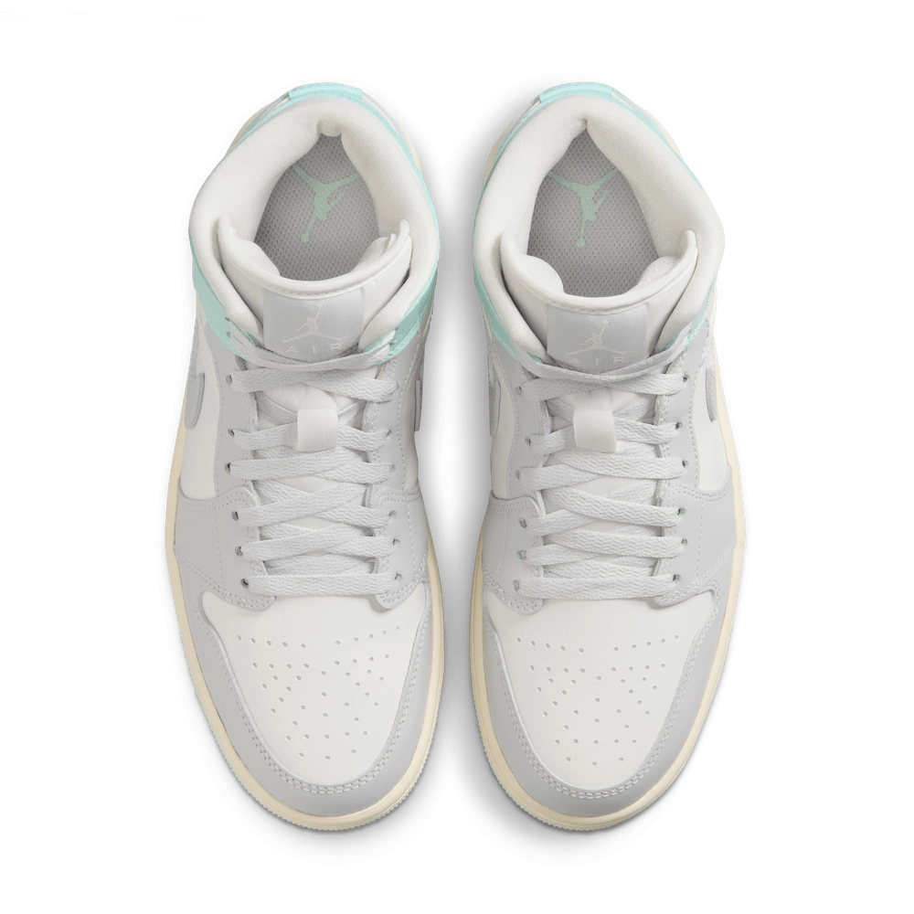 91AEA1_Air-Jordan-1-Mid-WMNS_ICY-IGLOO_BQ6472-134_img3