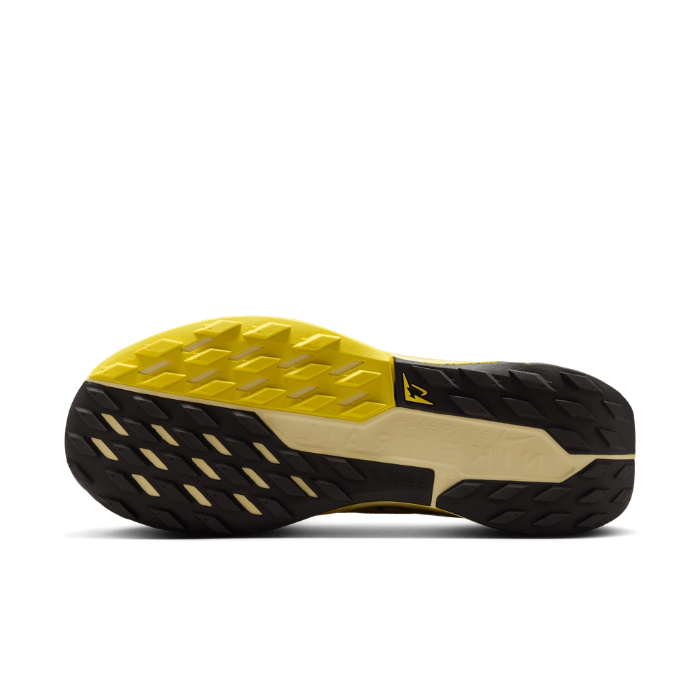 DABB68_Nike-Pegasus-Trail-5_SATURN-GOLD_DV3864-700_img1
