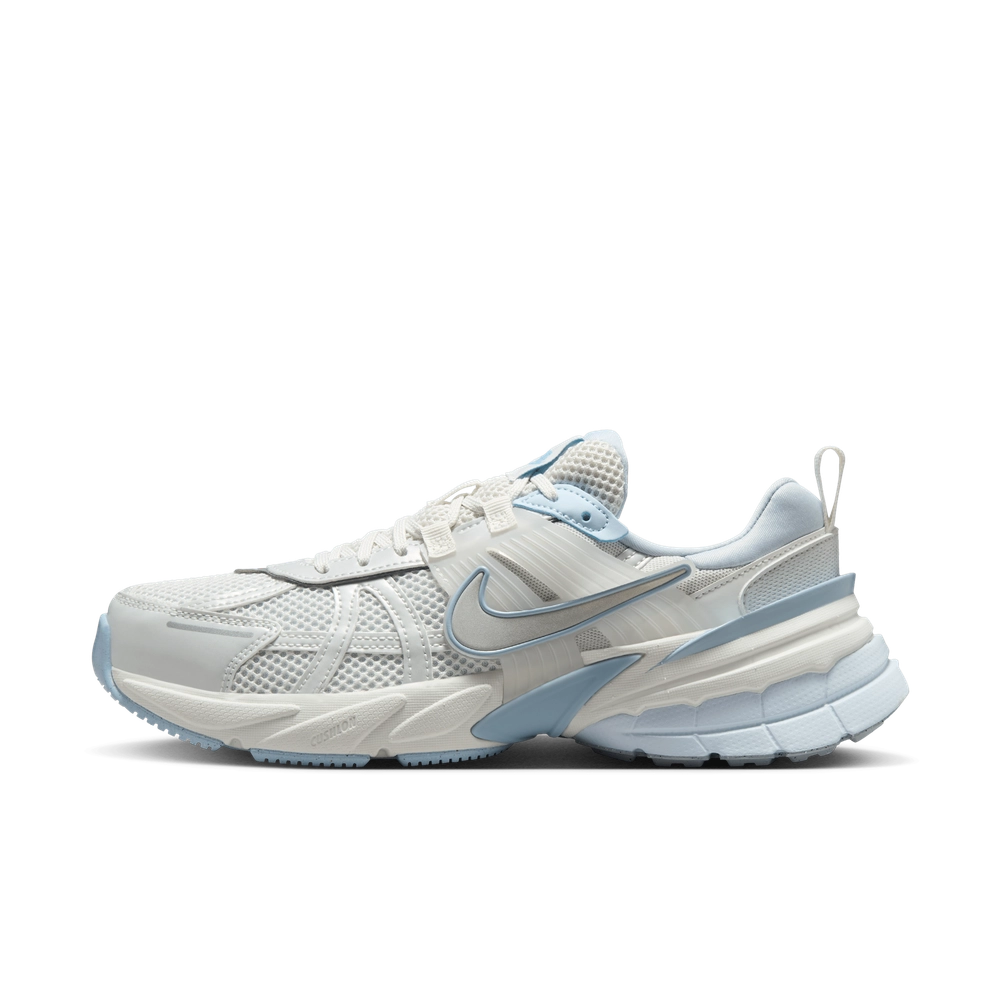92A1AC_Nike-V2K-Run-WMNS_PLATINUM-TINT_FD0736-009_img0