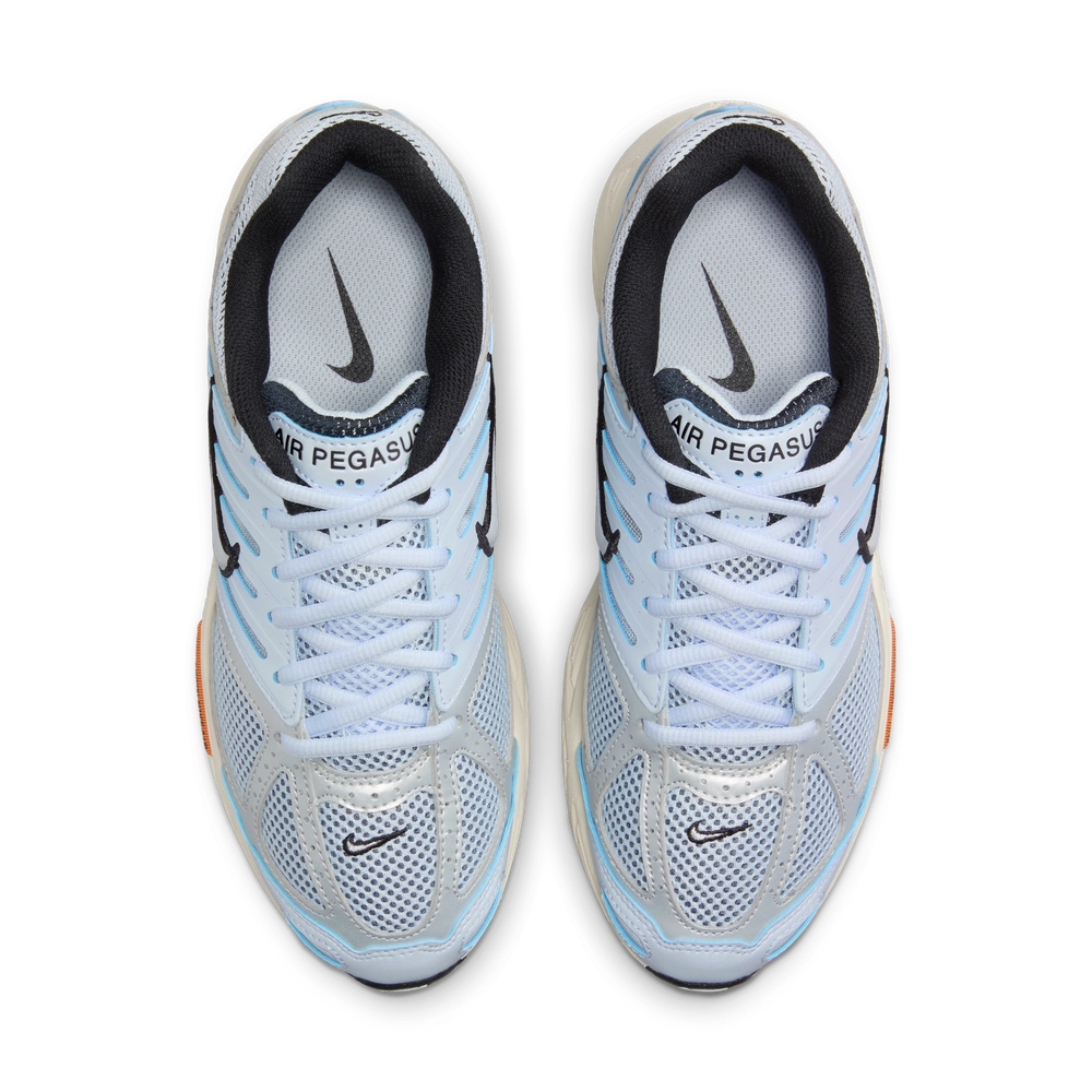 C9D0D8_Nike-Air-Pegasus-2K5-WMNS_BLUE-TINT_HQ1675-400_img3