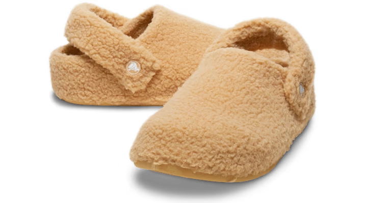 C4B294_Crocs-Classic-Cozzzy-Slipper_WHEAT_209386-209_img1