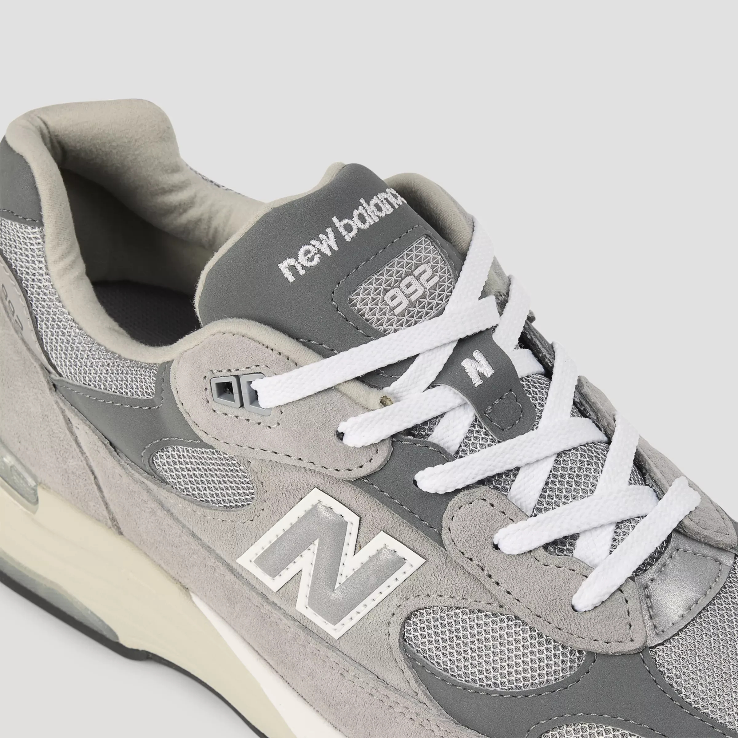 New-Balance-992-Made-in-USA_GREY_U992GY_img5