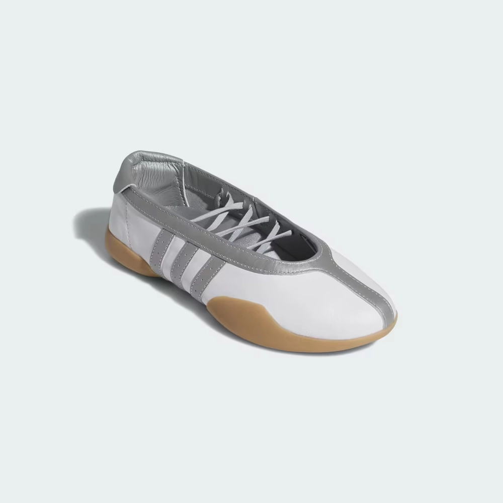 B4B3B5_adidas-Taekwondo-Mei-WMNS_CLOUD-WHITE-SILVER-METALLIC_JQ6438_img2