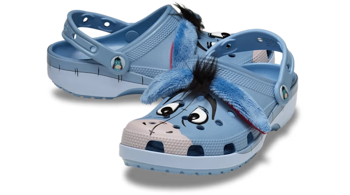 7D99B2_Winnie-The-Pooh-x-Crocs-Classic-Clog_EEYORE_211093-90H_img1