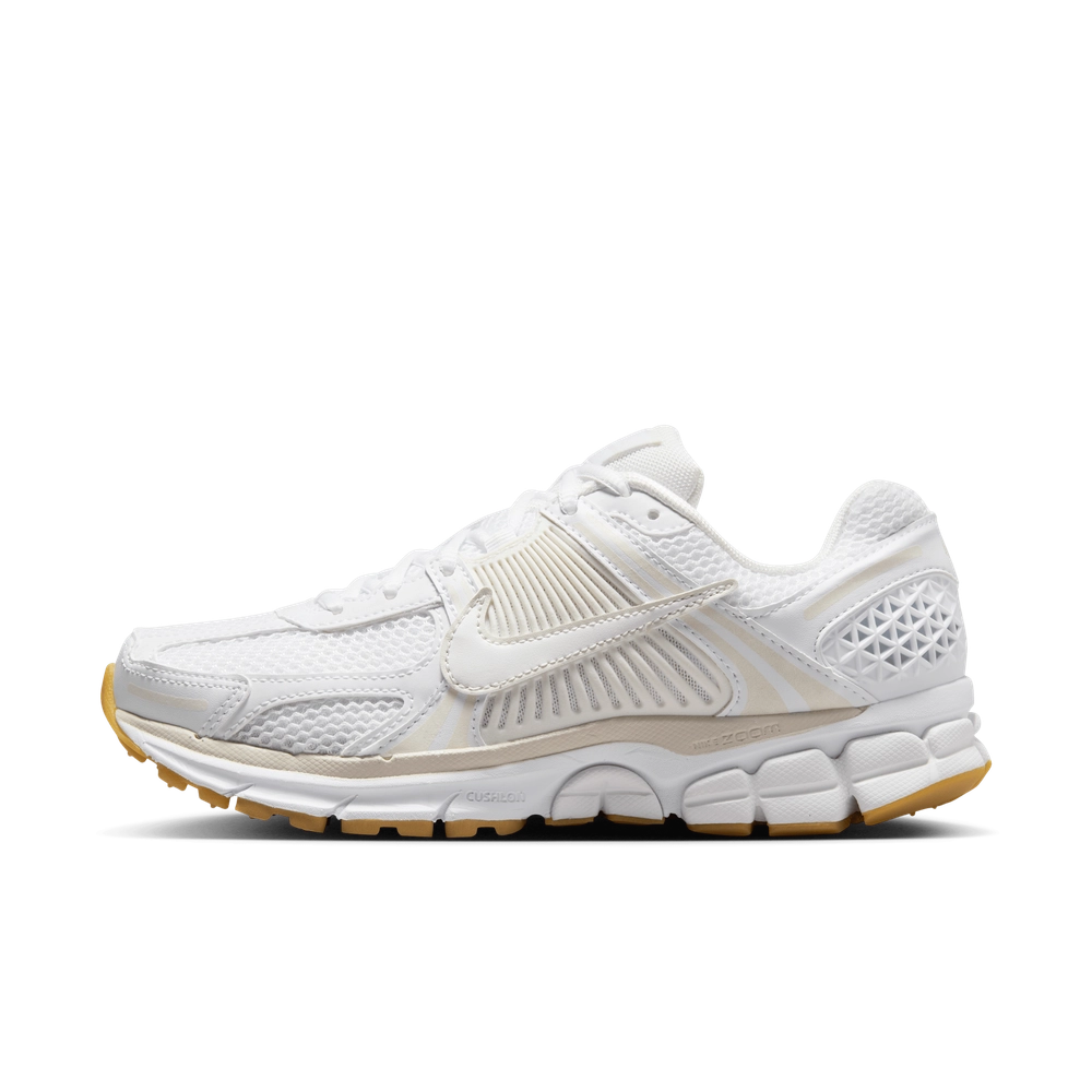 E6E6E6_Nike-Zoom-Vomero-5-WMNS_WHITE-GUM_FJ2028-104_img0