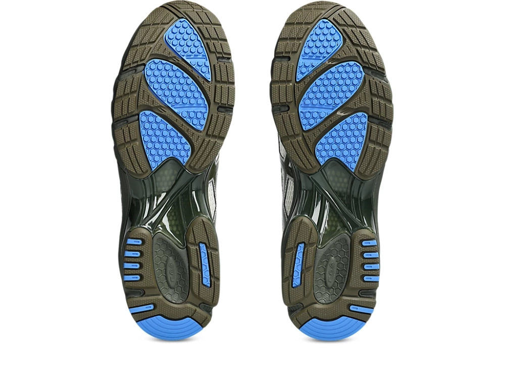 483925_Temptation-Vacation-x-Asics-GEL-DS-Trainer-14_CREAM-OLIVE-CANVAS_1203A810-101_img5