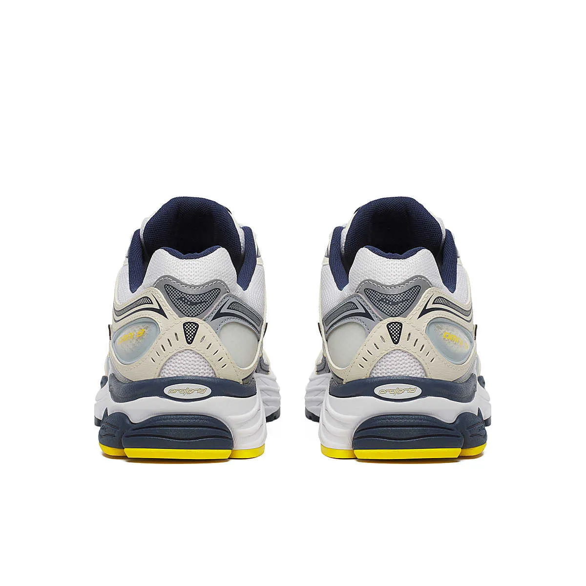 C8AD18_Saucony-ProGrid-Omni-9-Fabricated-Future_CREAM-MULTI_S70844-1_img3