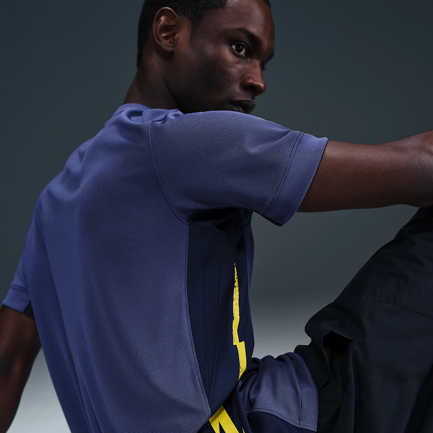 15172B_Nike-Soccer-Replica-Jersey-2025_ATLETICO-MADRID-STADIUM-AWAY_HJ4600-425_img1