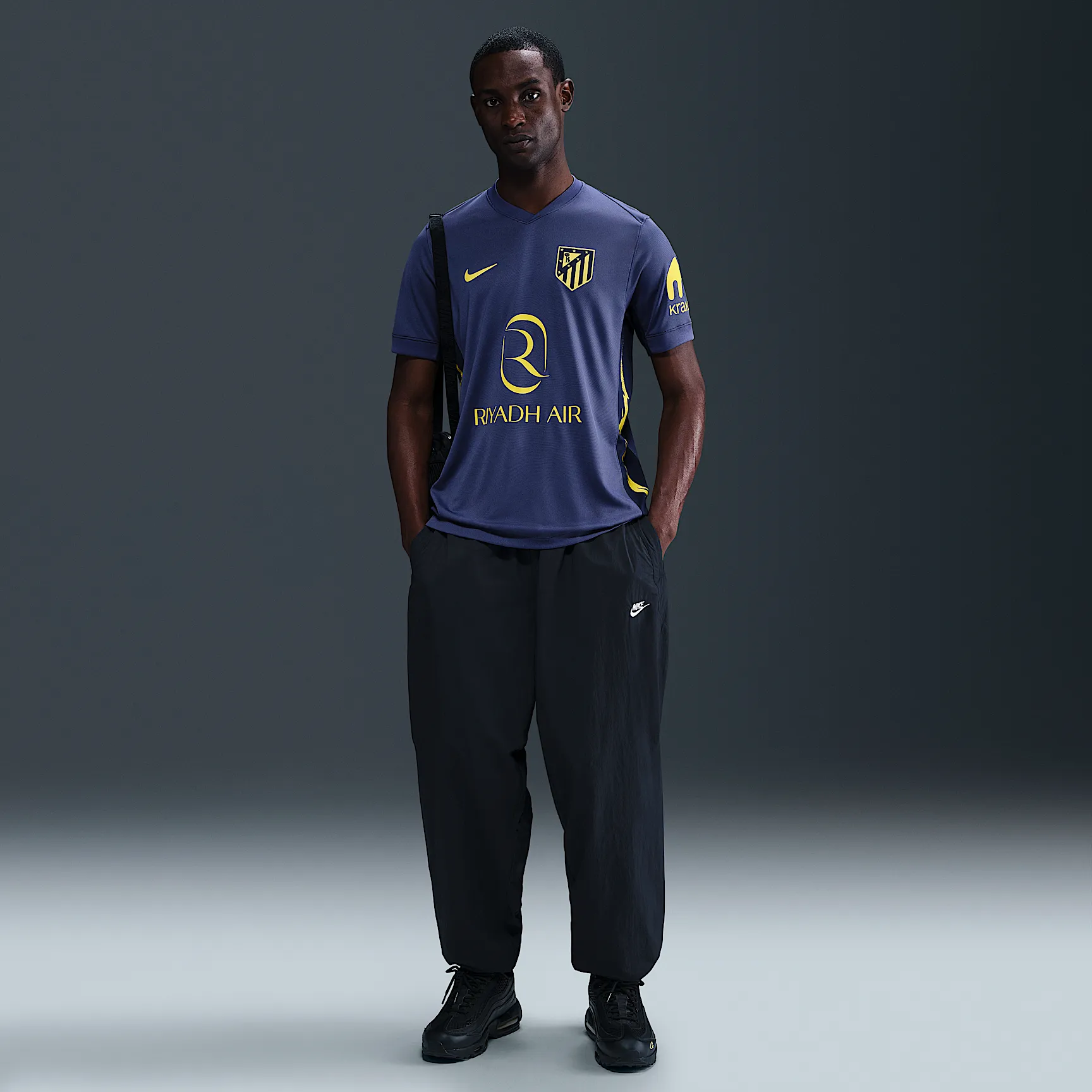 15172B_Nike-Soccer-Replica-Jersey-2025_ATLETICO-MADRID-STADIUM-AWAY_HJ4600-425_img3