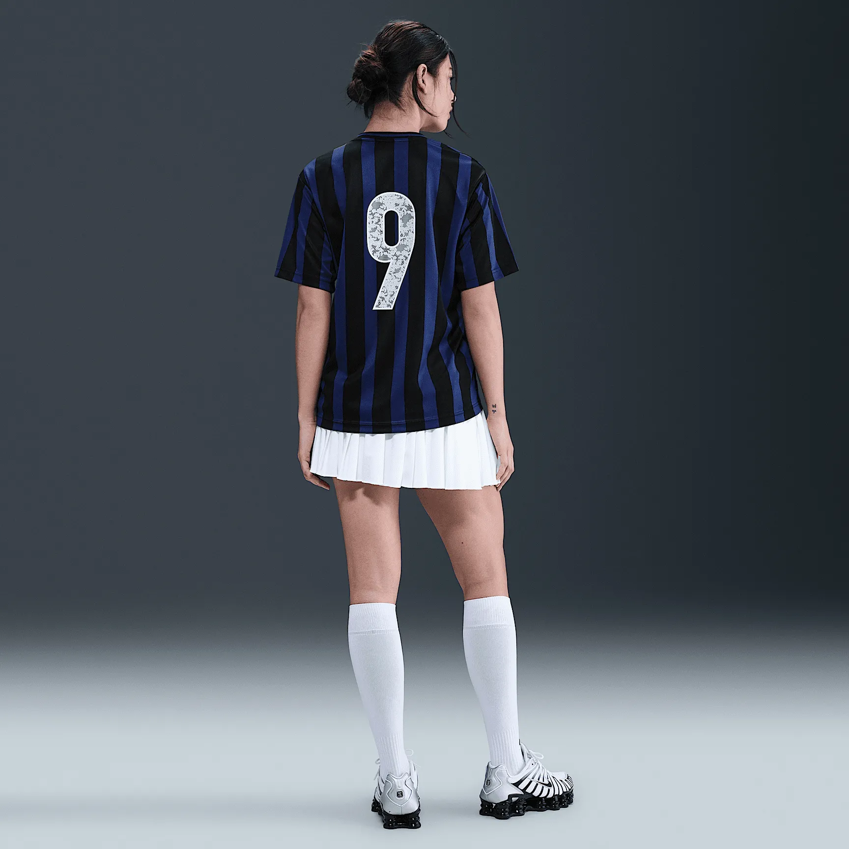 151C43_Nike-Sportswear-Football-Jersey-T-Shirt-WMNS_DEEP-ROYAL-BLUE_IM0323-455_img4