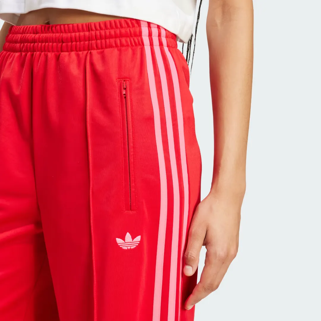 ed1833_adidas-Adicolor-Classic-Firebird-Loose-Track-Pants_BETTER-SCARLET_JW1225_img5