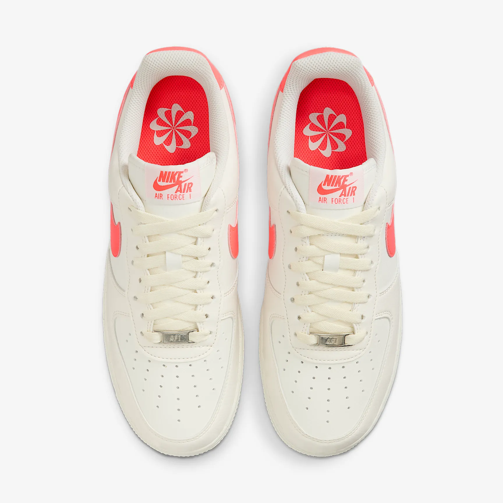 FC6662_Nike-Air-Force-1-'07-Next-Nature-WMNS_HOT-LAVA_DV3808-110_img3