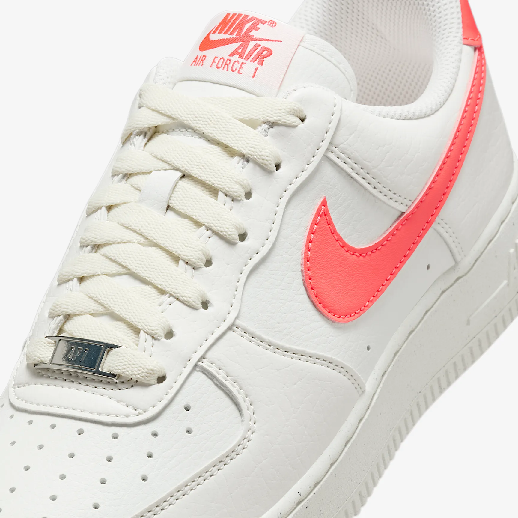 FC6662_Nike-Air-Force-1-'07-Next-Nature-WMNS_HOT-LAVA_DV3808-110_img6