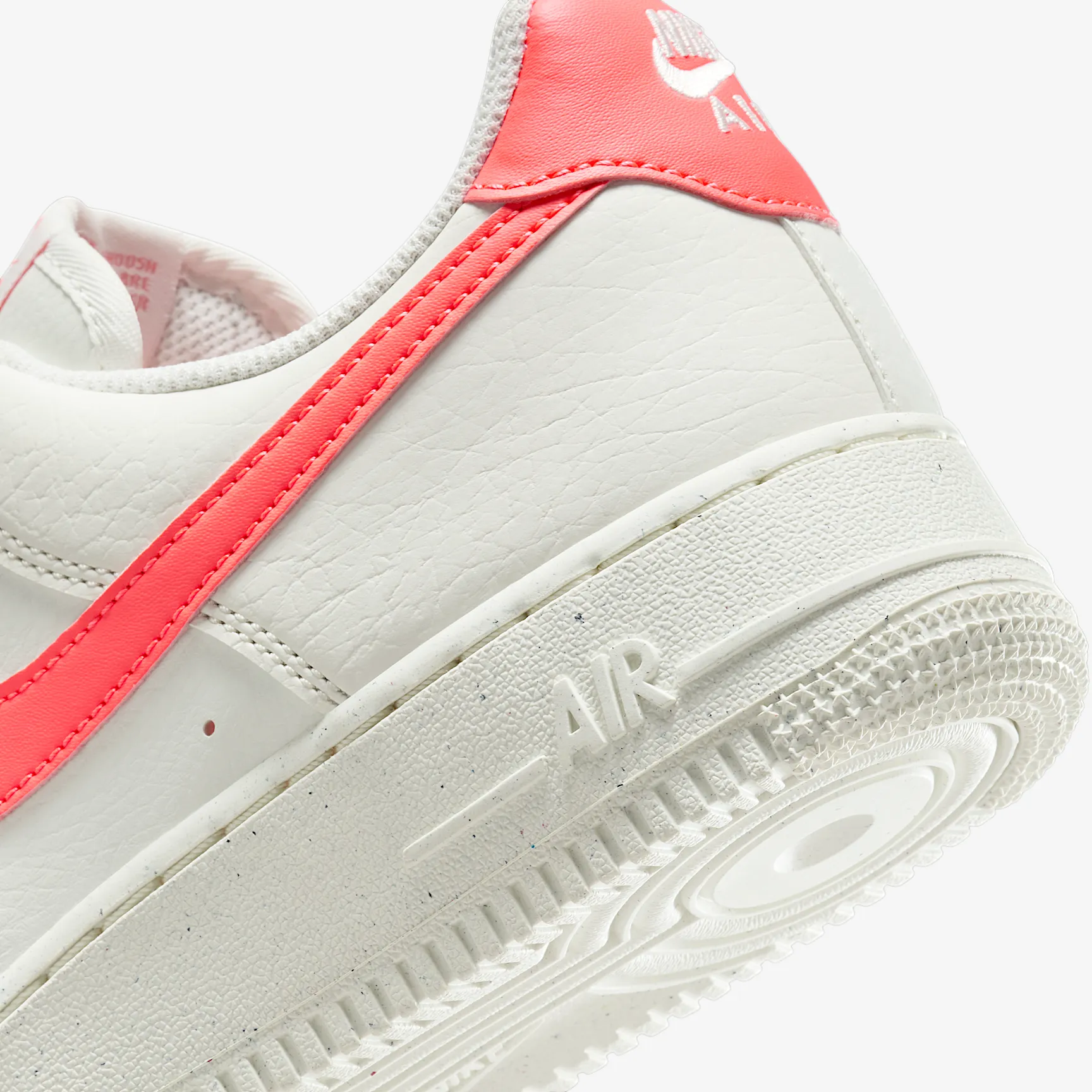 FC6662_Nike-Air-Force-1-'07-Next-Nature-WMNS_HOT-LAVA_DV3808-110_img7