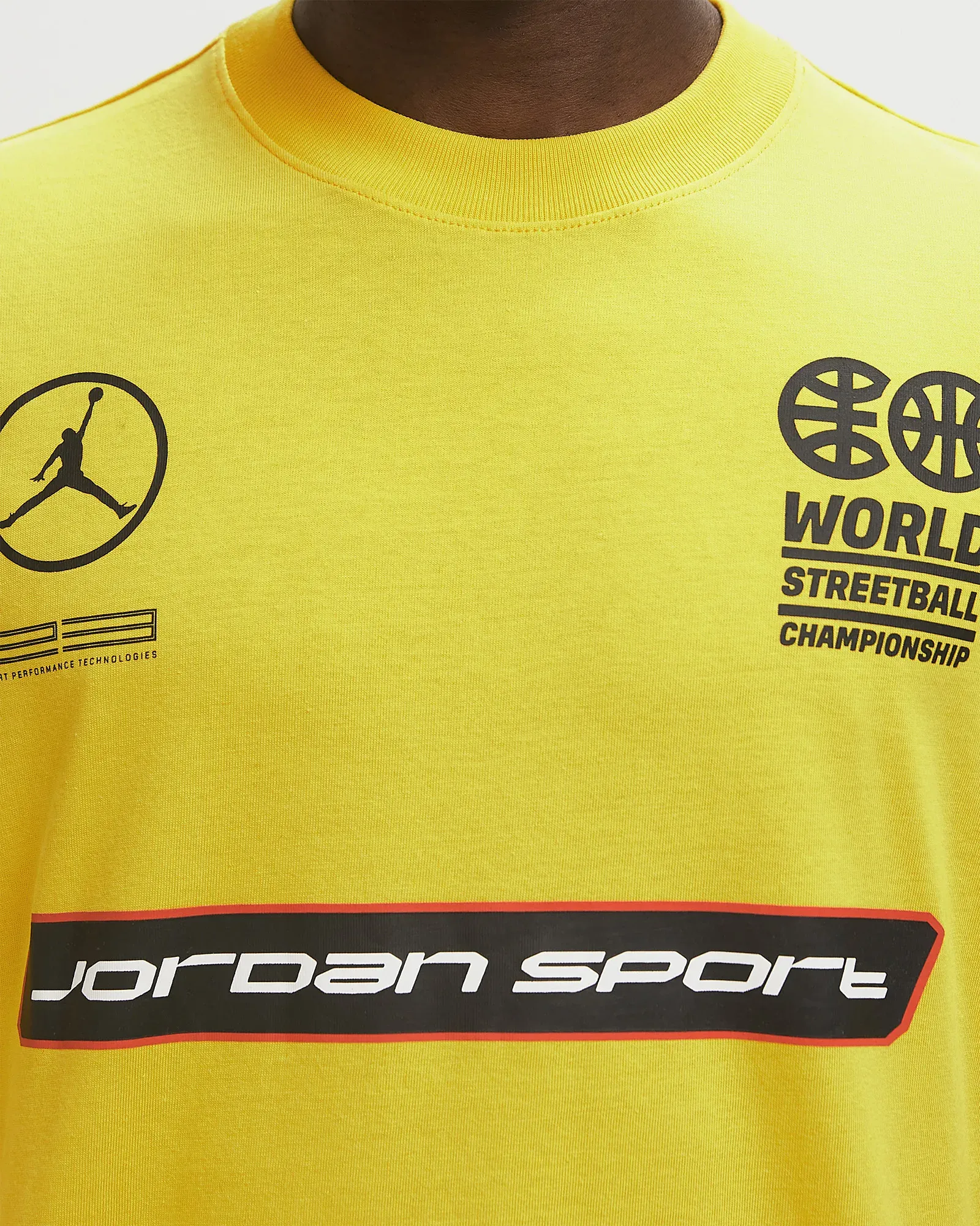 D9D872_Quai-54-x-Jordan-Tee-Shirt_TOUR-YELLOW_HV6712-719_img3