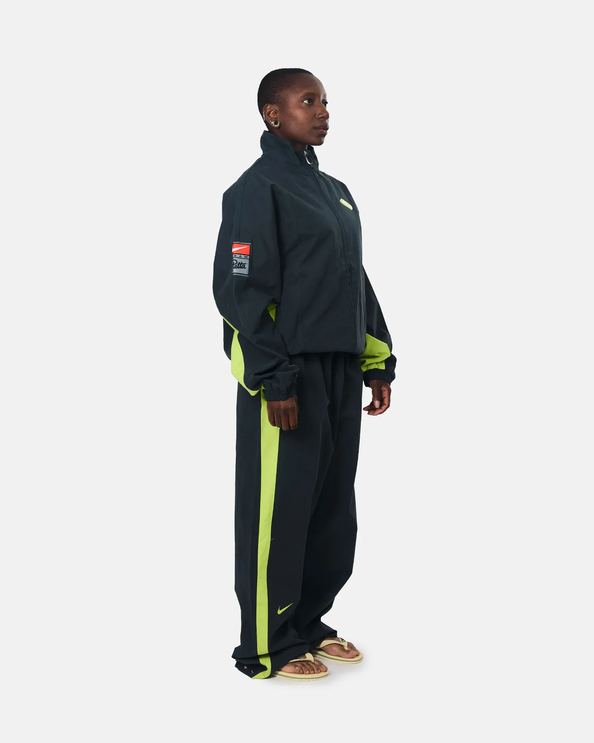 232E33_Patta-x-Nike-Track-Jacket_CYBER-GREEN_HJ0712-010_img2