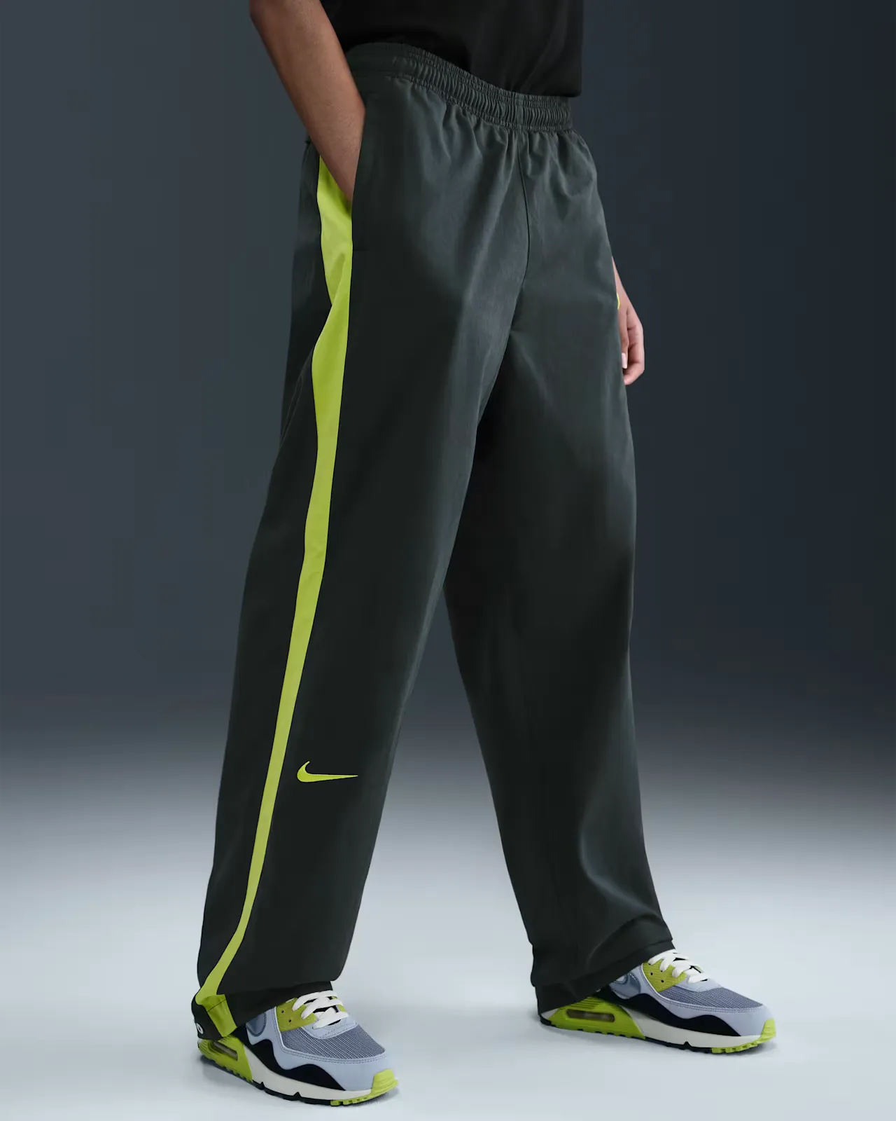 1C2129_Patta-x-Nike-NRG-Track-Pants_CYBER-GREEN_HJ0737-010_img3