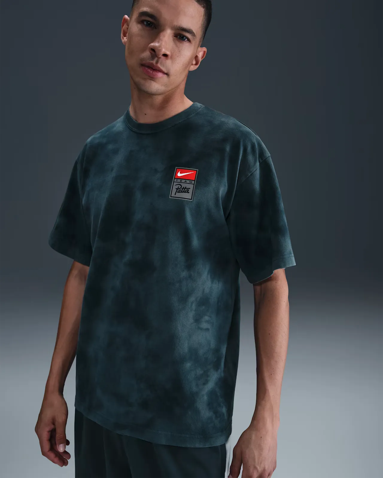 364F62_Patta-x-Nike-T-shirt_SQUADRON-BLUE_HQ3907-416_img2