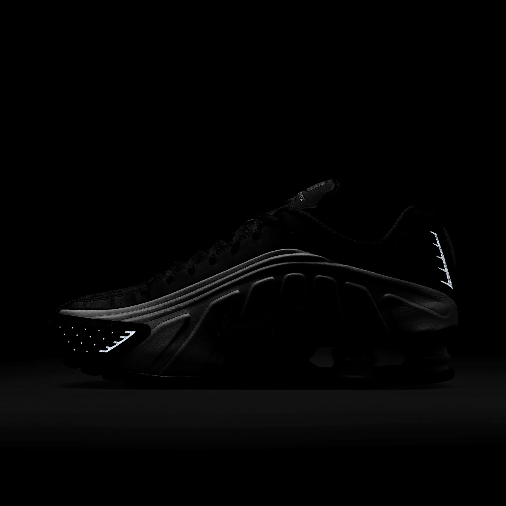 000000_Nike-Shox-R4_BRIGHT-MANDARIN_HQ1988-003_img11