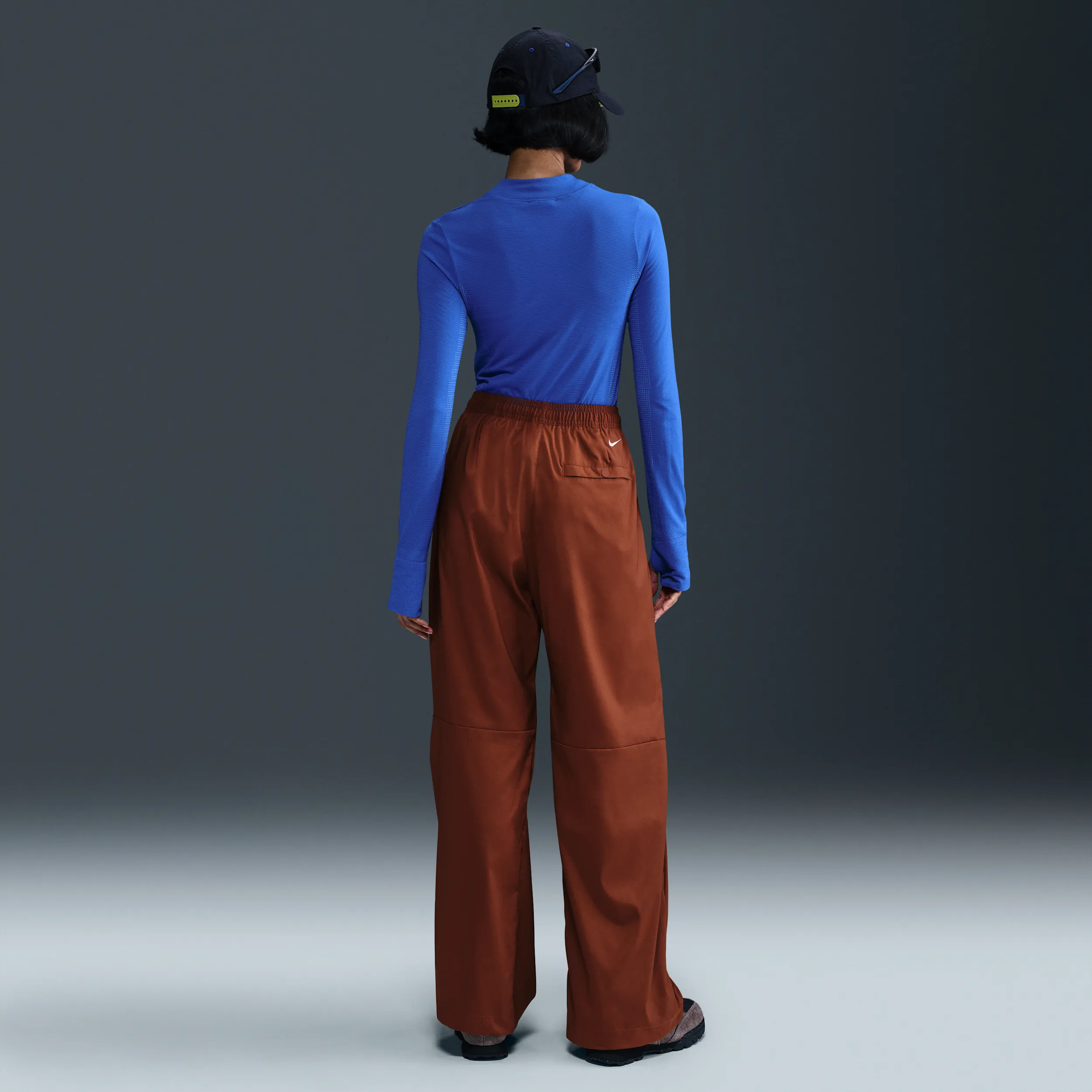 854c4c_Nike-ACG-Activitorium-High-Waisted-Uv-Pants-WMNS_CINNAMON-PICANTE-RED_FV7319-245_img4