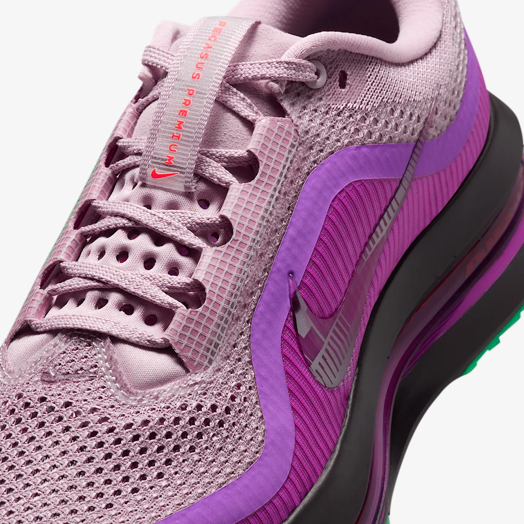 A45CBC_Faith-Kipyegon-x-Nike-Pegasus-Premium-WMNS_PLUM-CHALK_II0602-500_img6