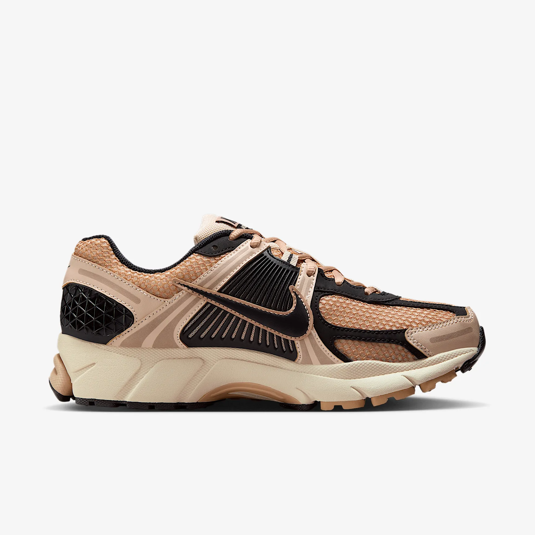9B7156_Nike-Zoom-Vomero-5_SANDDRIFT-HEMP_FJ2028-106_img2