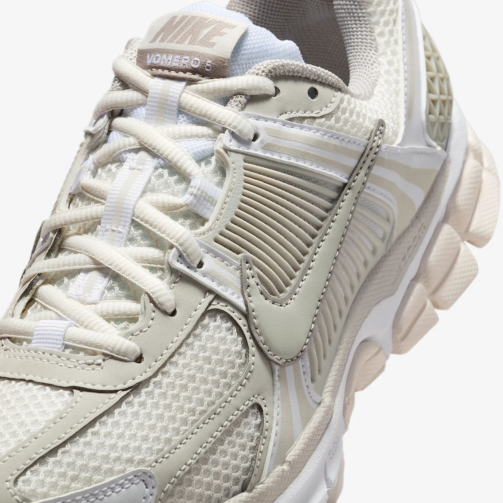 B1AEA9_Nike-Zoom-Vomero-5_LIGHT-BONE_FJ2028-107_img6