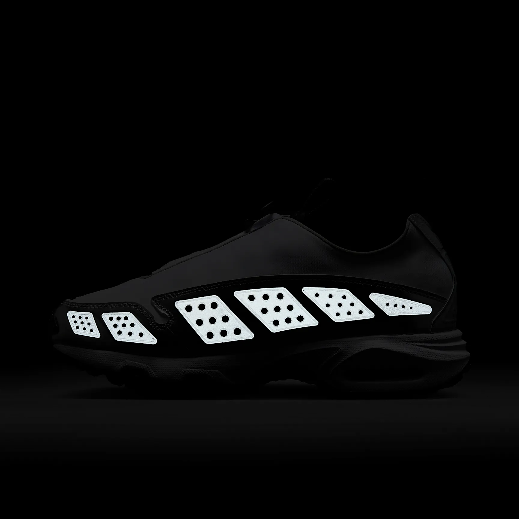 A9AAAA_Nike-Air-Max-SNDR-WMNS_WHITE-METALLIC-SILVER_HJ4130-100_img8