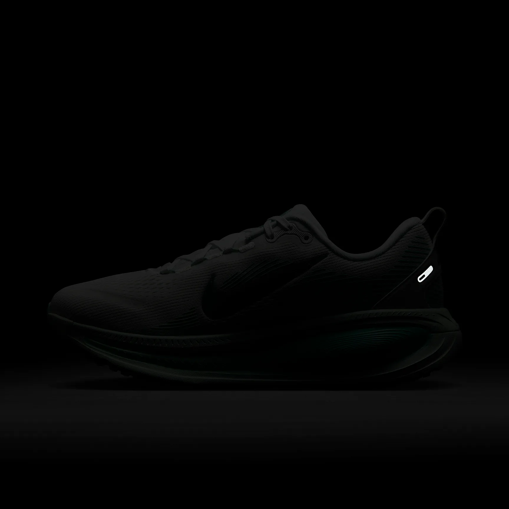 6CB1A7_Nike-Vomero-18-WMNS_BlancBleached_HM6804-106_img8