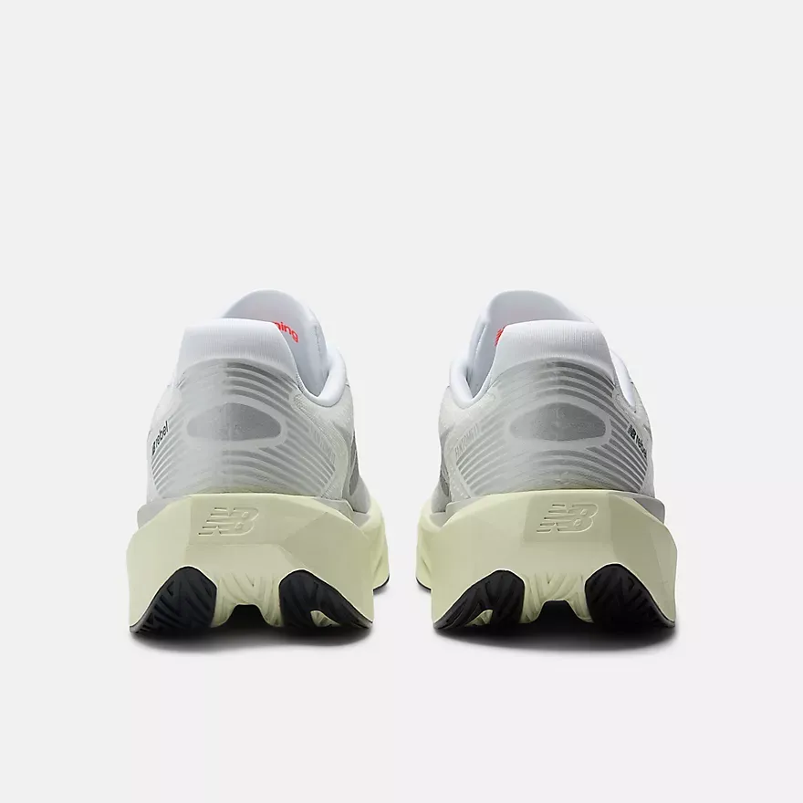 000000_New-Balance-FuelCell-Rebel-v5_RAINCLOUD-WHITE-MINERAL_WFCXLD5_img4