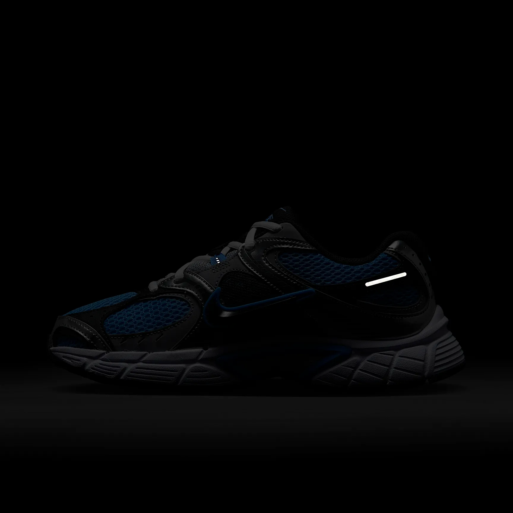 3098C6_Nike-V5-RNR-WMNS_UNIVERSITY-BLUE-BLACK_HQ7901-400_img8