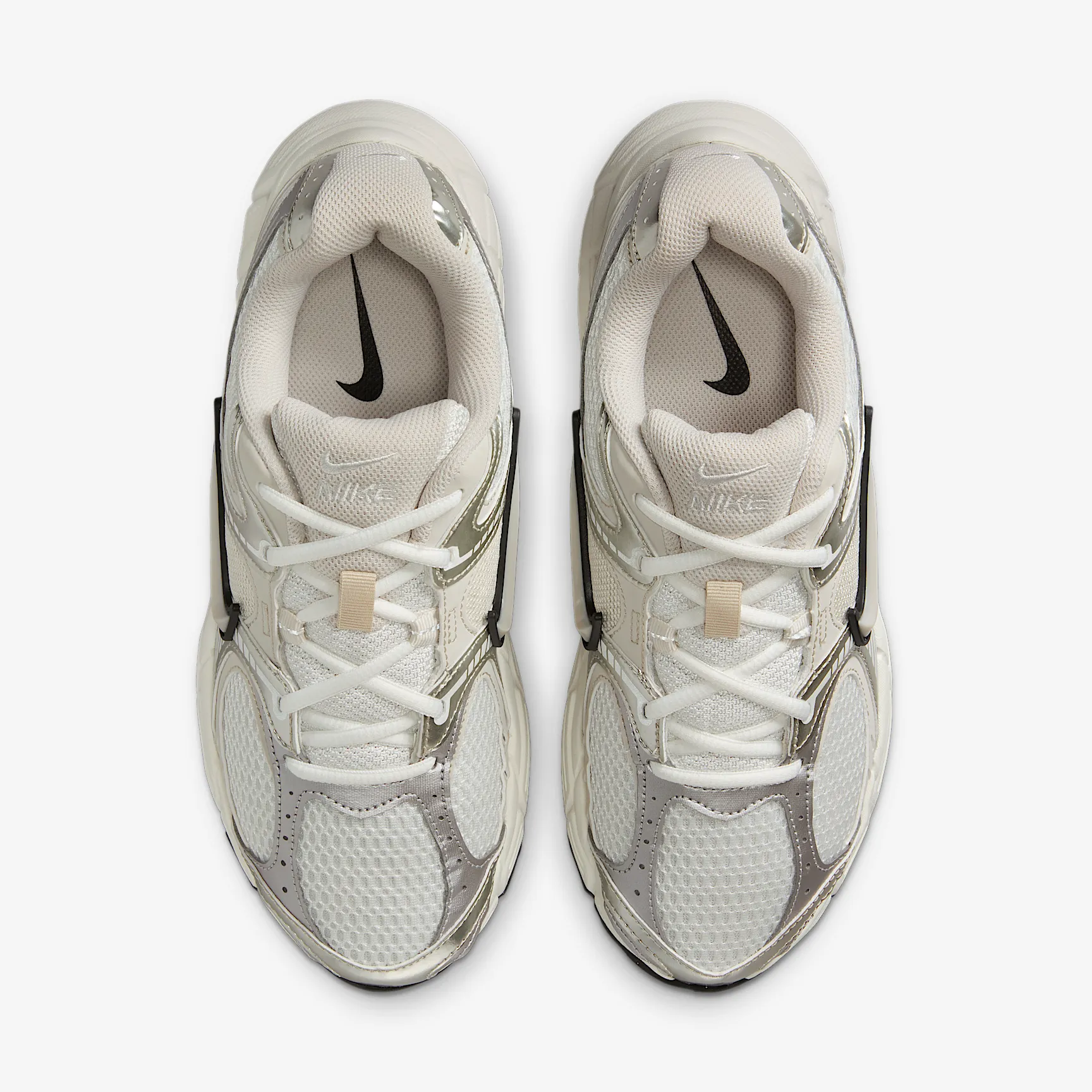 ABA598_Nike-V5-RNR-WMNS_SUMMIT-WHITE-SAIL_HQ7901-104_img3