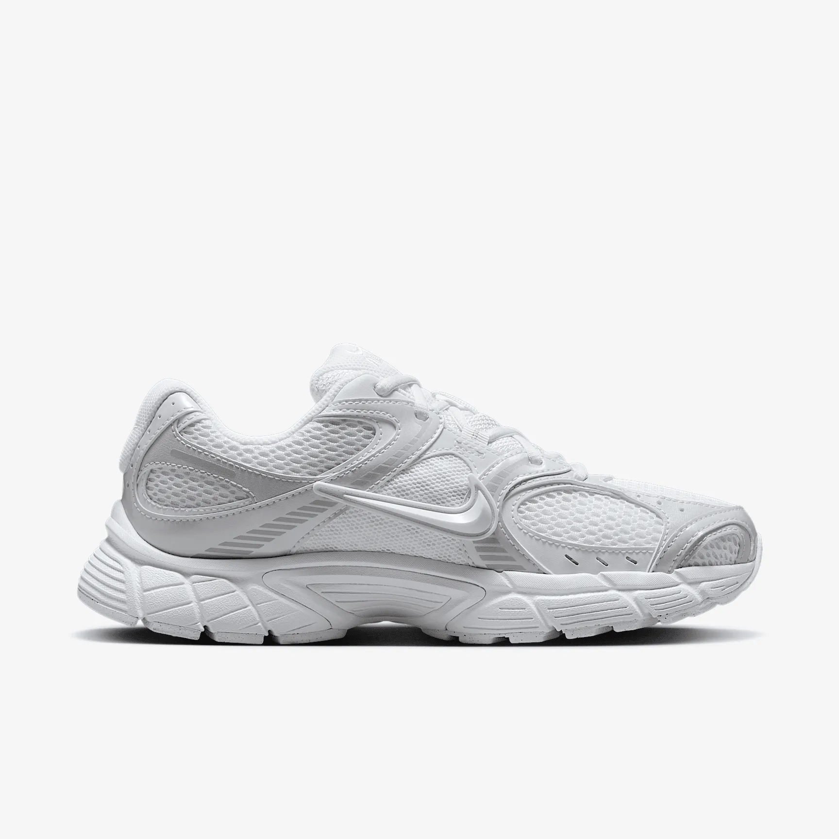 C5C5C5_Nike-V5-RNR-WMNS_WHITE-METALLIC-SILVER_HQ7901-101_img2