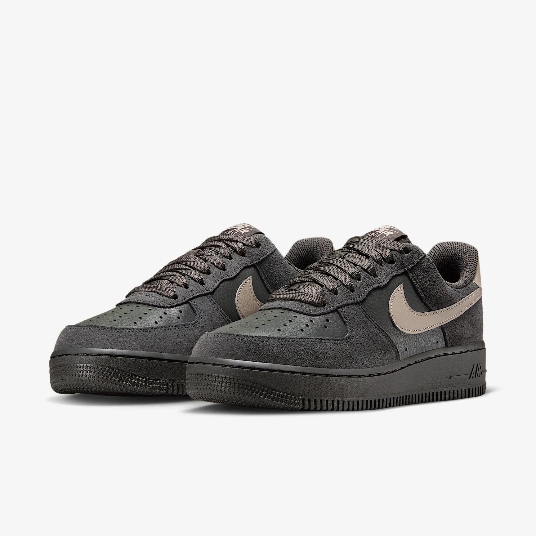 333130_Nike-Air-Force-1-Low-WMNS_MEDIUM-ASH_II7650-200_img4