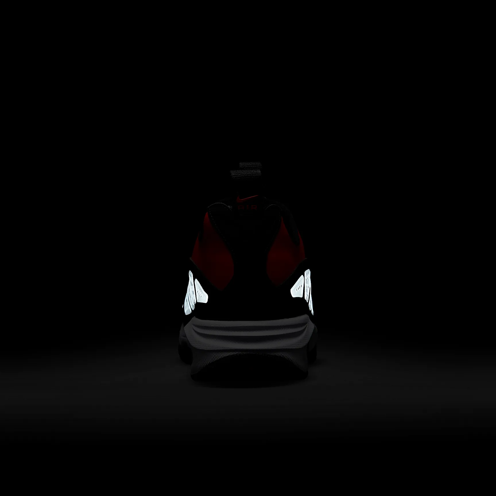 EC2007_Nike-Air-Max-SNDR_BRIGHT-CRIMSON_HJ8080-600_img9