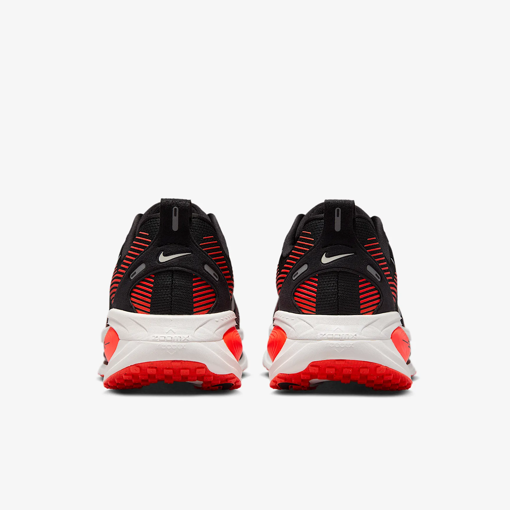 FC4436_Nike-Vomero-18_BRIGHT-CRIMSON_HM6803-008_img5