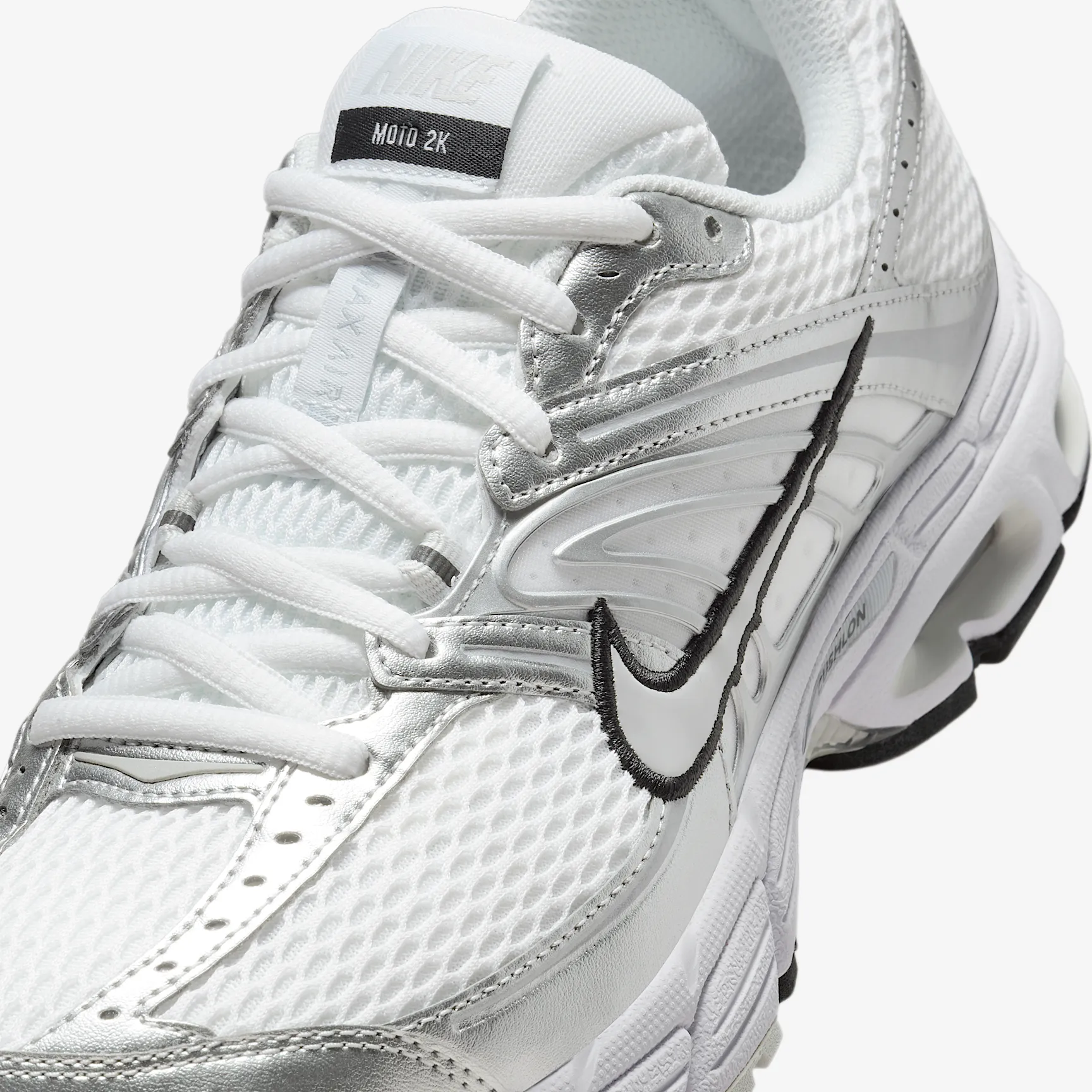 000000_Nike-Air-Max-Moto-2K_METALLIC-SILVER_HQ2056-103_img6