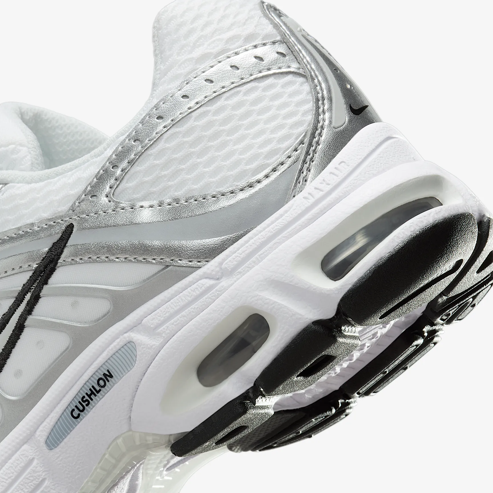 000000_Nike-Air-Max-Moto-2K_METALLIC-SILVER_HQ2056-103_img7