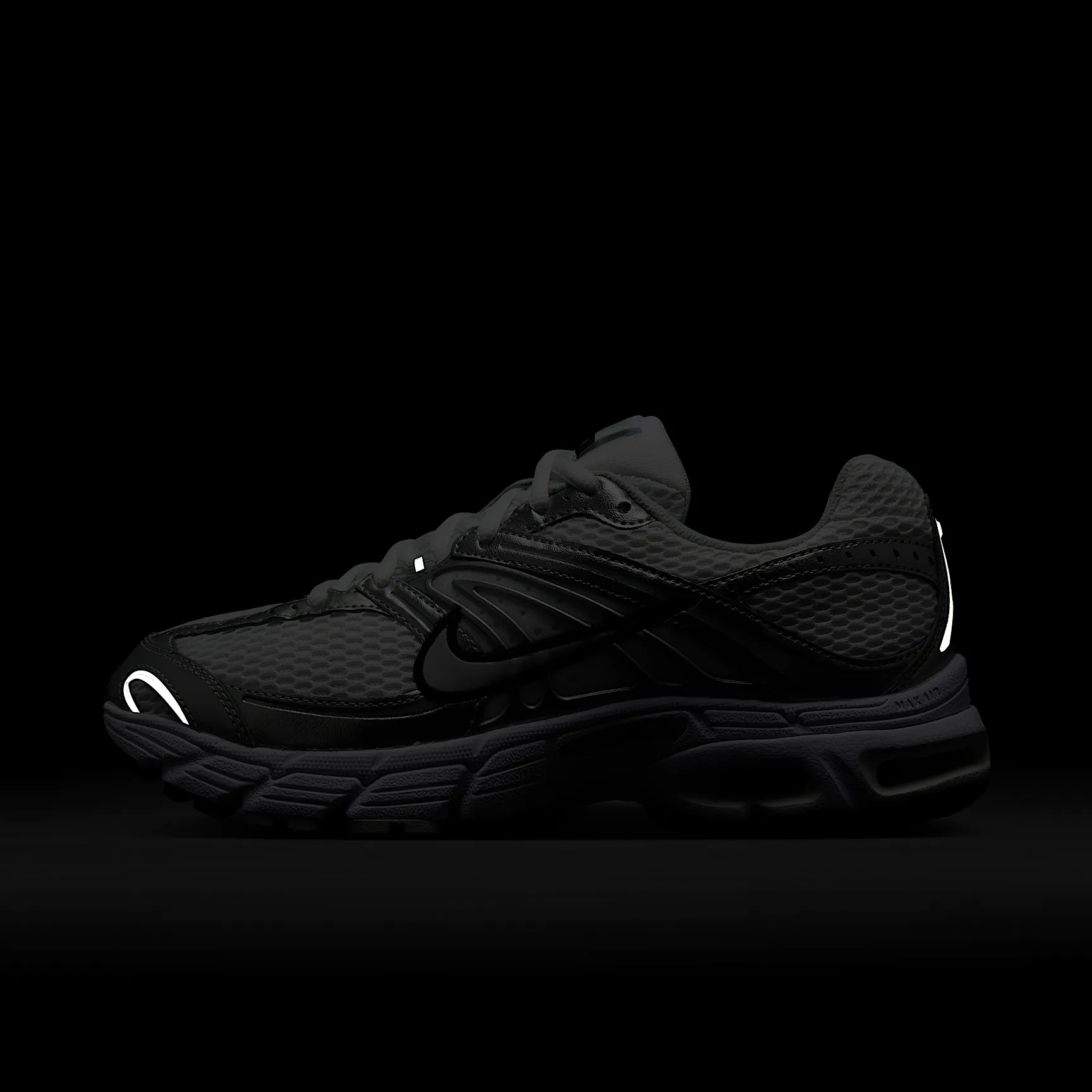000000_Nike-Air-Max-Moto-2K_METALLIC-SILVER_HQ2056-103_img8