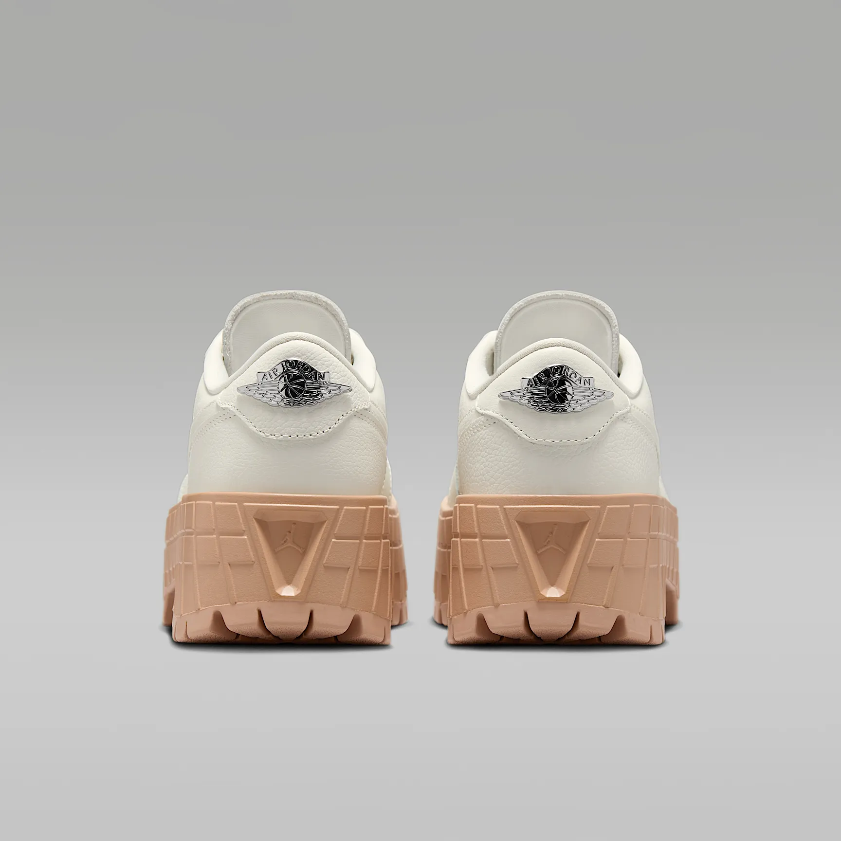 9E725C_Air-Jordan-1-Brooklyn-Low-WMNS_LIGHT-MADDER-ROOT_HF3184-101_img5