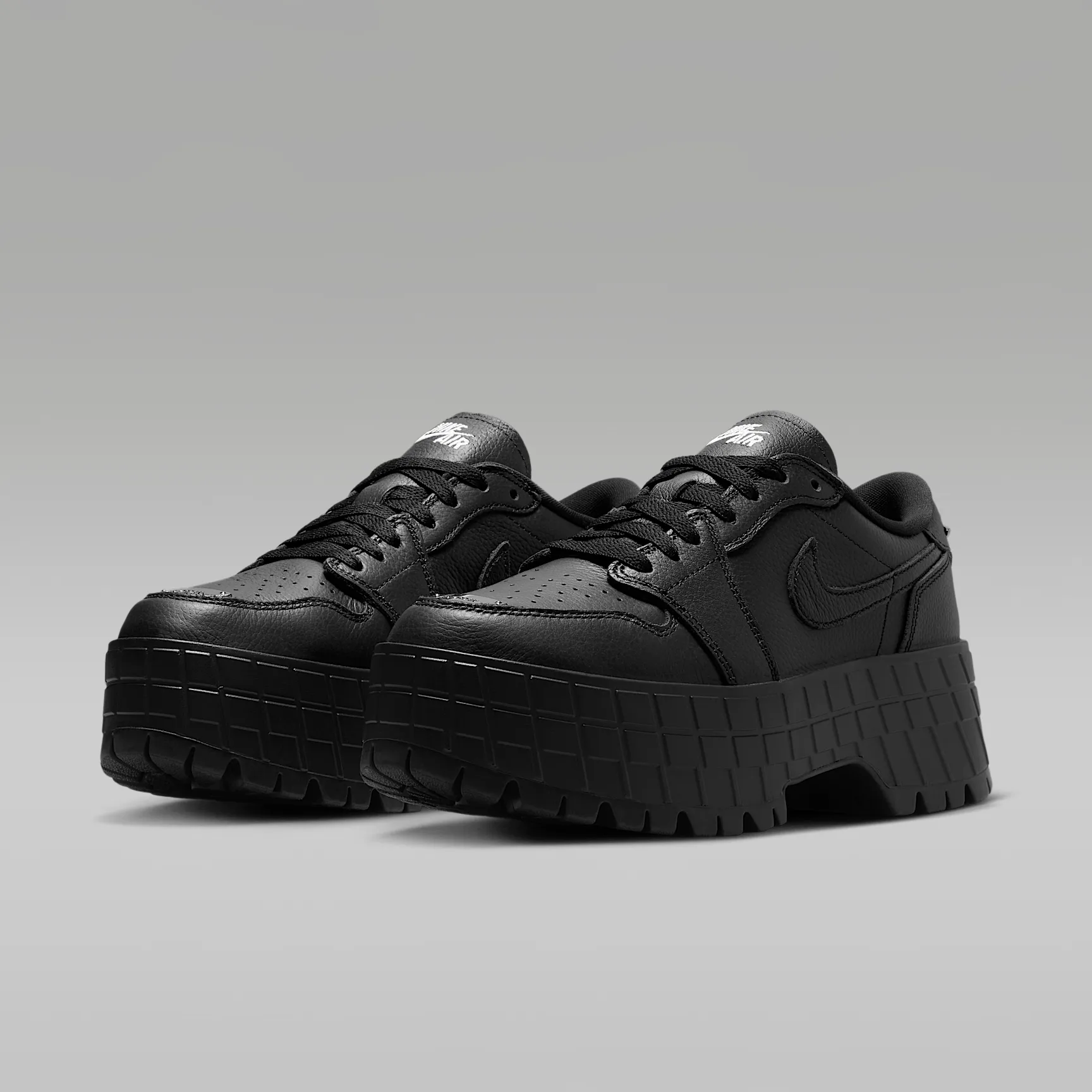 000000_Air-Jordan-1-Brooklyn-Low-WMNS_BLACK_HF3184-001_img4