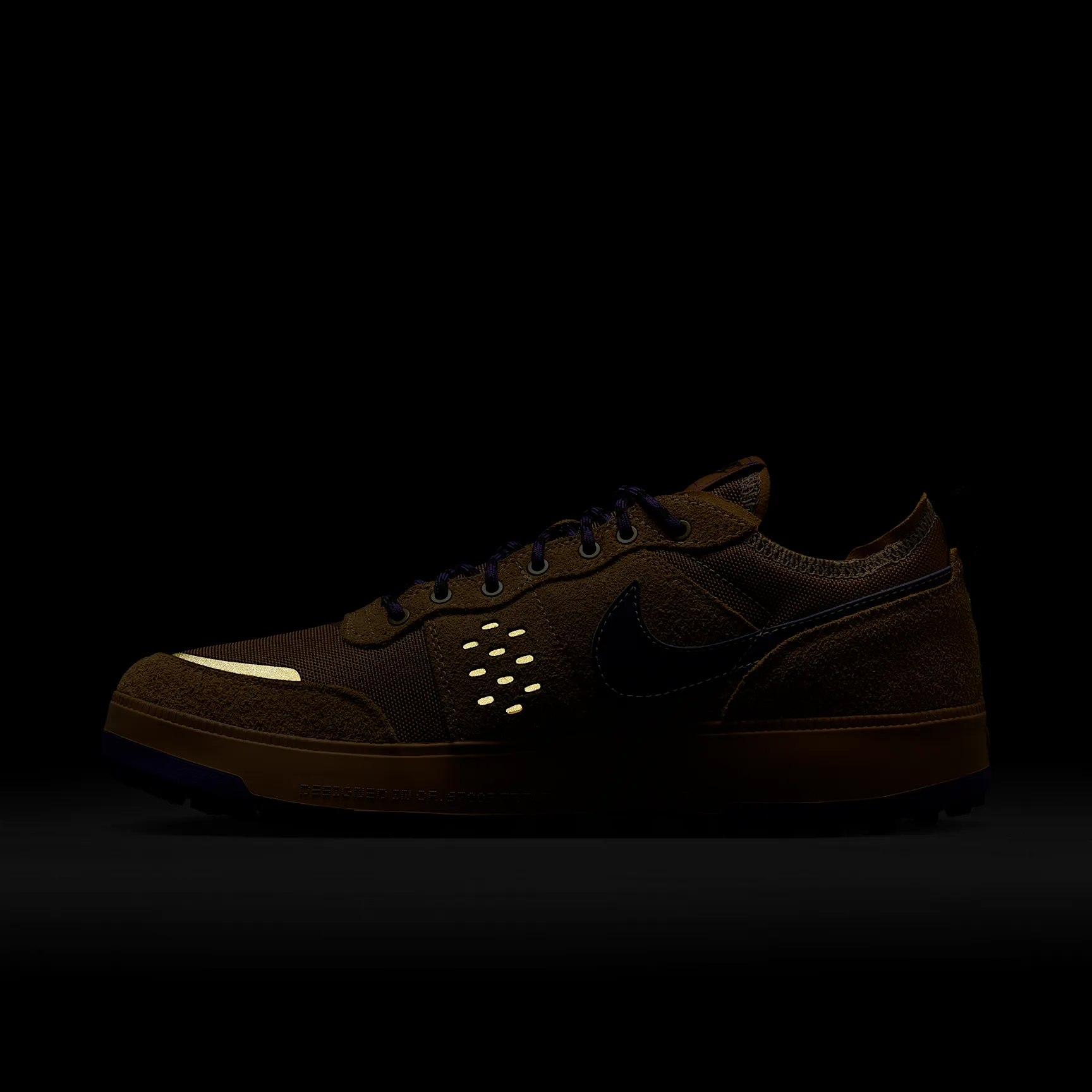 2D144F_Nike-C1TY-Premium-Cordura_FLAX-WILD-GRAPE_HJ4316-200_img8