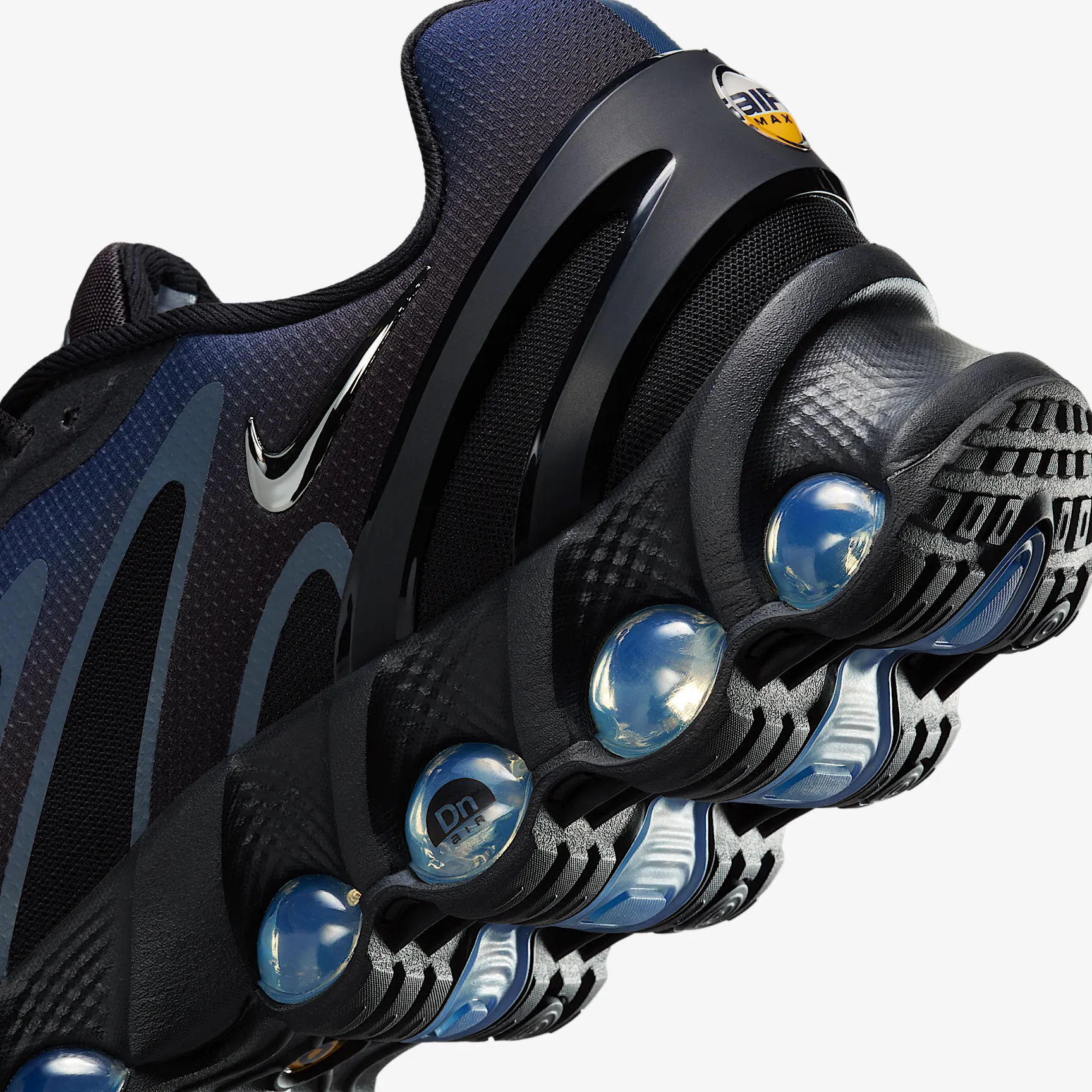 19203E_Nike-Air-Max-Dn8_BLACK-THUNDER-BLUE_II7634-001_img7