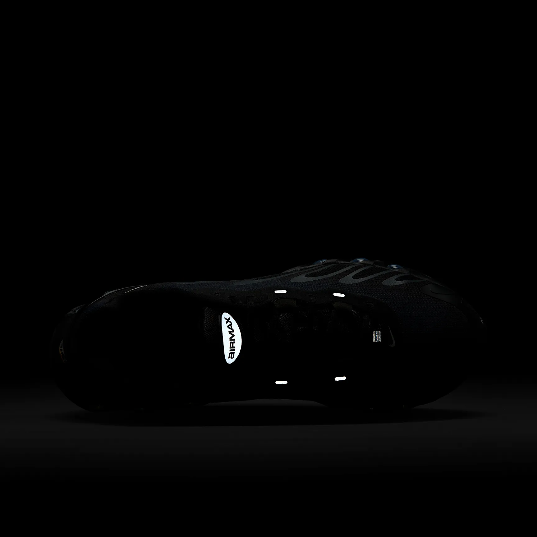 19203E_Nike-Air-Max-Dn8_BLACK-THUNDER-BLUE_II7634-001_img8